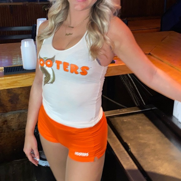 Hooters costume - Picture 2 of 5